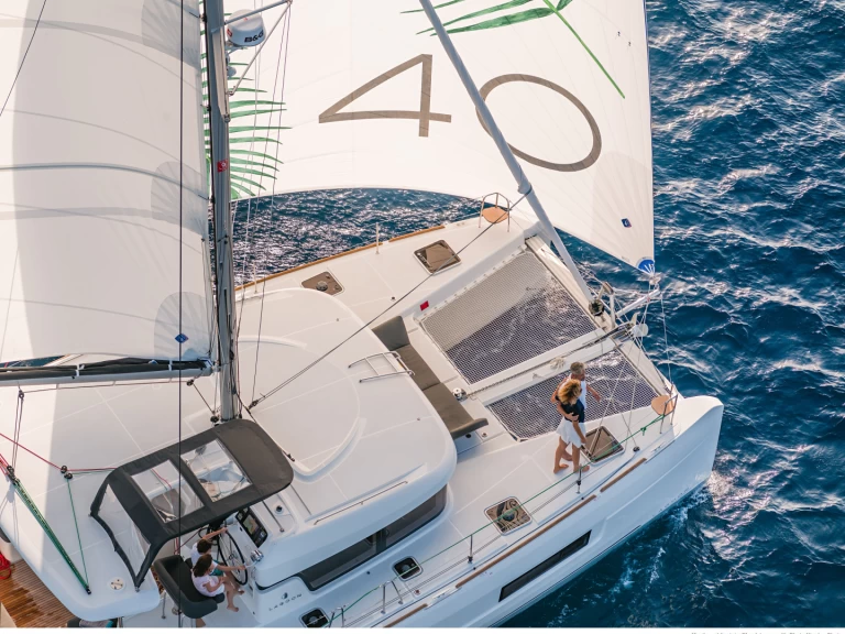 Verhuur Catamaran Lagoon met vaarbewijs