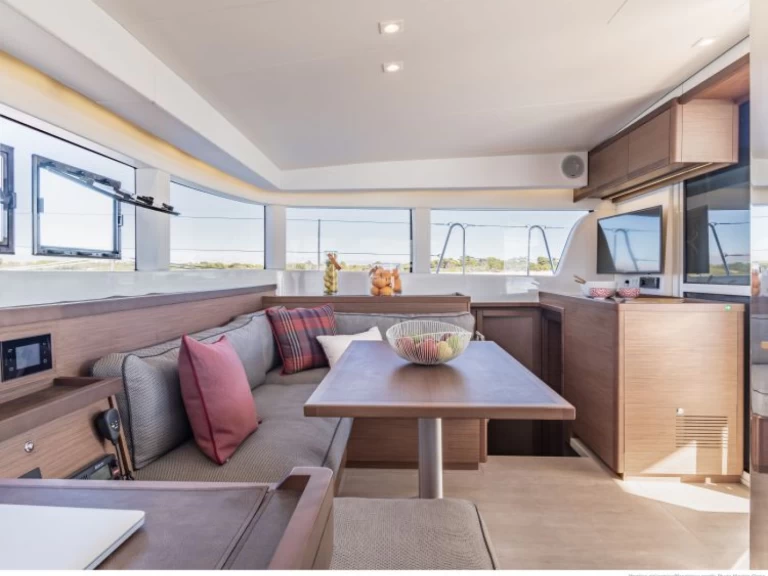 Catamaran te huur in La Spezia voor de beste prijs