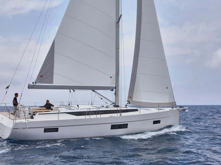 Huur een Bavaria Bavaria C50 Holiday - 5 cab. in Golfo Aranci