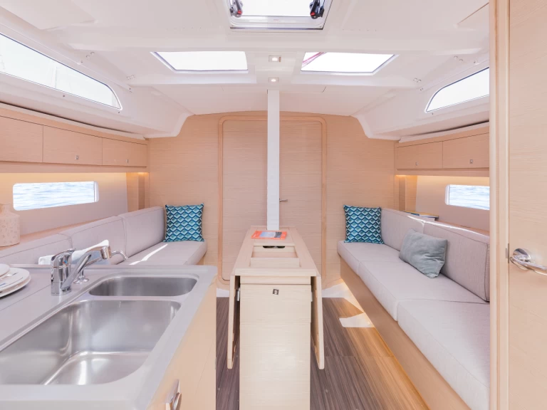 Huur een Dufour Dufour 37 in Dubrovnik