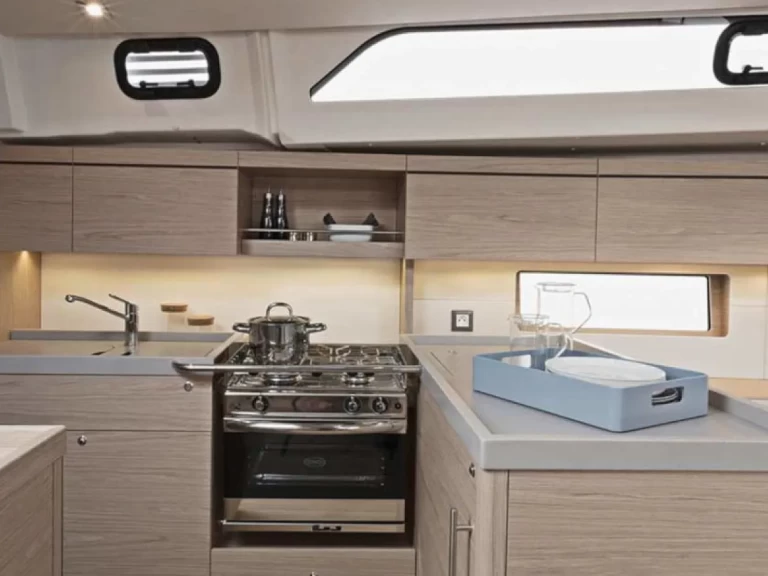 Huur Zeilboot met of zonder schipper Bénéteau in Marina (City)