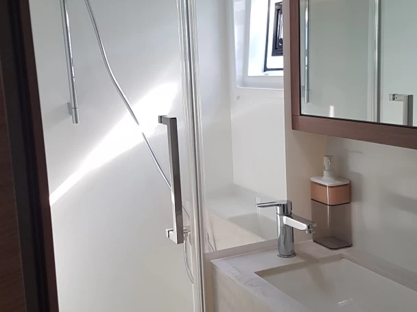 Verhuur Catamaran Lagoon met vaarbewijs