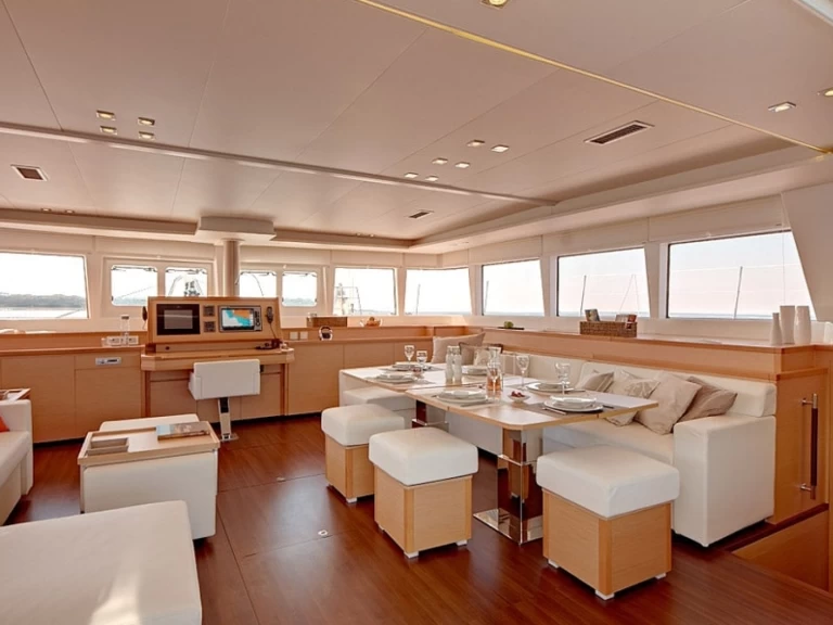 Catamaran te huur in Capo d'Orlando voor de beste prijs