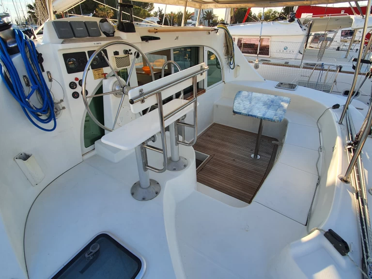 Huur een Lagoon Lagoon 38 in Hyères