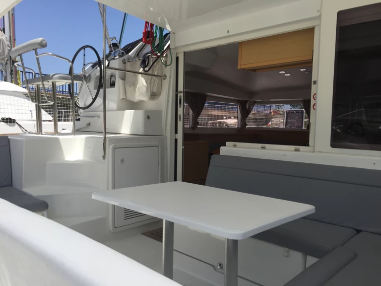 Lagoon Lagoon 400 S2 te huur van particulier of professional in Hyères