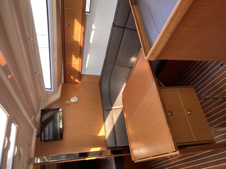 Huur een Bavaria Cruiser 37 in Šibenik