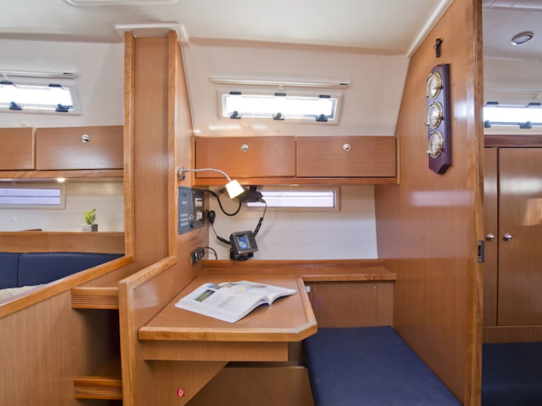 Huur een Bavaria Bavaria 41 Cruiser in Šibenik