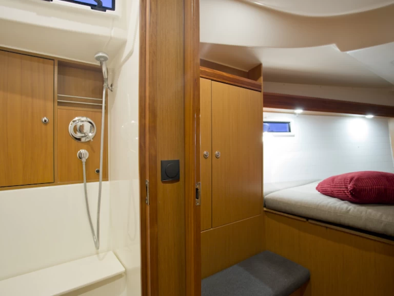 Bootverhuur Šibenik goedkoop Bavaria 45