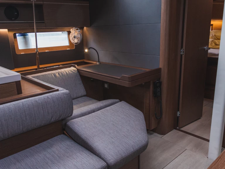 Bénéteau Benetau Oceanis 51.1 te huur van particulier of professional in Šibenik