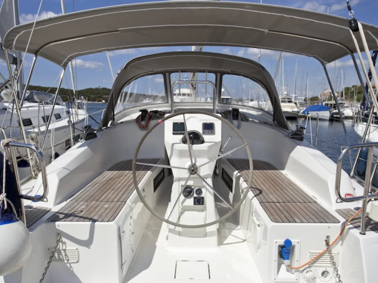 Zeilboot te huur in Šibenik voor de beste prijs