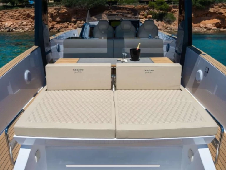 Huur Motorboot met of zonder schipper Tesoro Yatch in Marbella