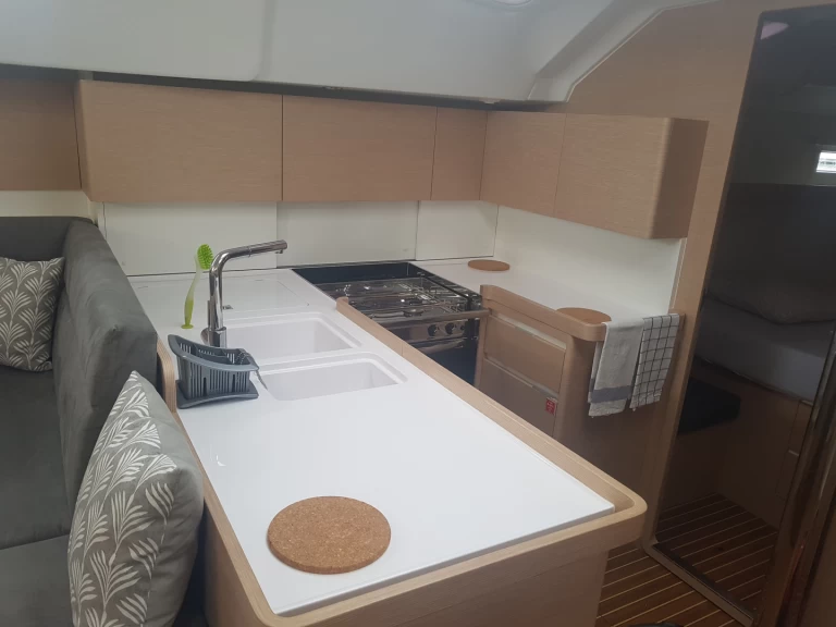 Huur een Elan Impression 50 in Pirovac