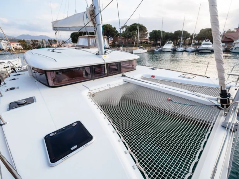 Verhuur Catamaran Lagoon met vaarbewijs