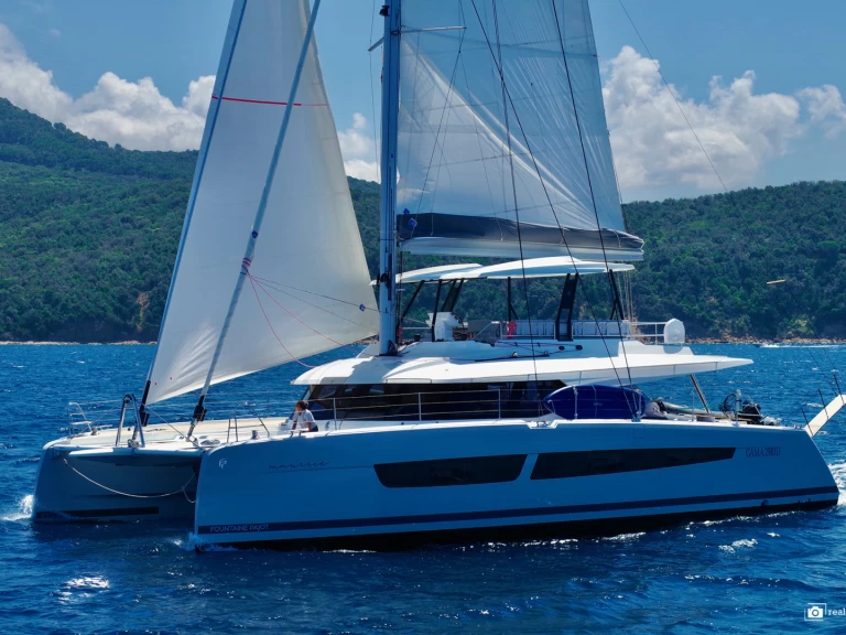 Verhuur Catamaran Fountaine Pajot met vaarbewijs