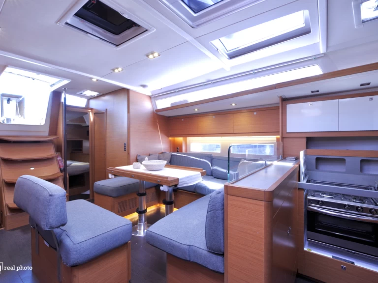 Bootverhuur Puntone goedkoop Dufour 530