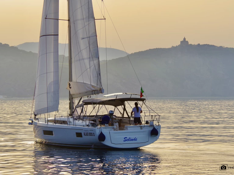 Huur een Bénéteau Oceanis 51.1 in Furnari