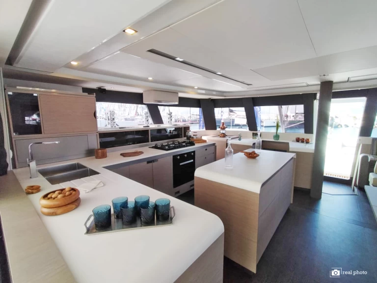 Jachthuur in Castellammare di Stabia - Fountaine Pajot Samana 59 via SamBoat