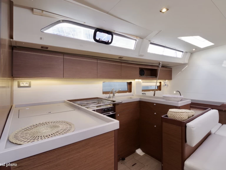 Bénéteau Oceanis 51.1 te huur van particulier of professional in Puntone