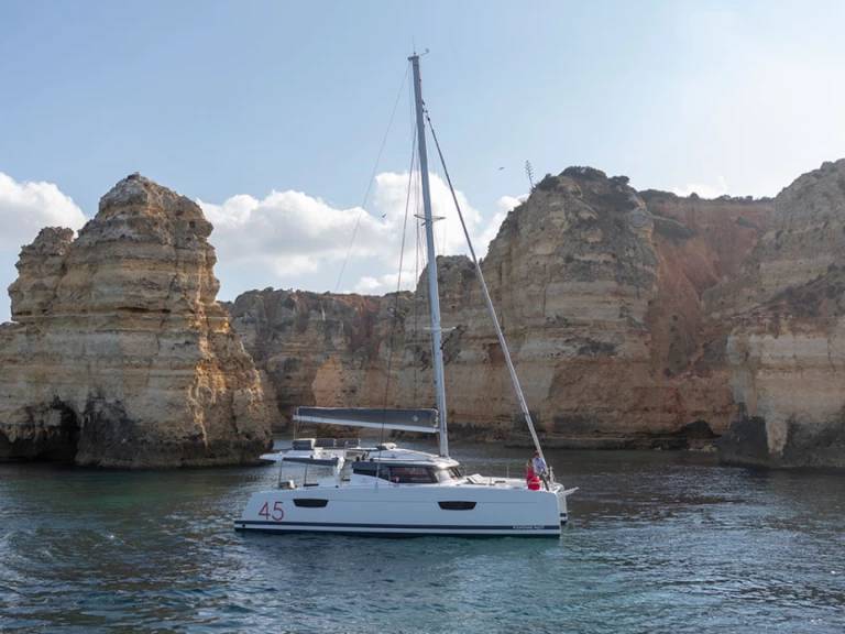 Huur Catamaran met of zonder schipper Fountaine Pajot in Taranto