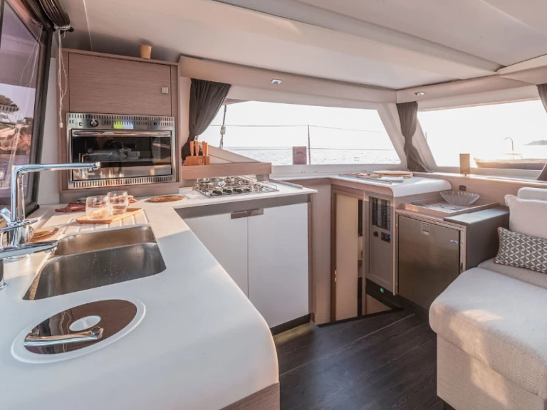 Verhuur Catamaran in Taranto - Fountaine Pajot Isla 40