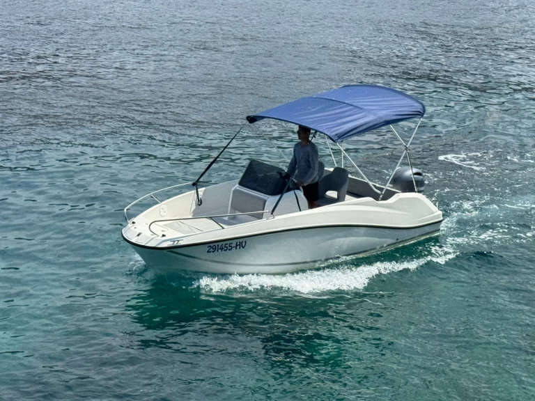 Huur een Quicksilver Activ 555 Open in Hvar