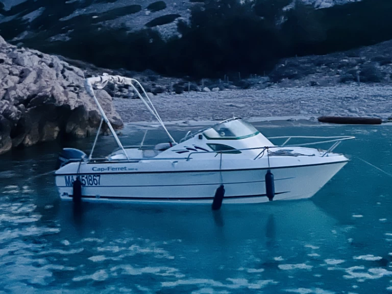 Huur een B2 Marine Cap Ferret 550 in Marseille