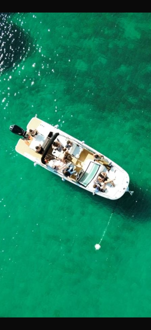 Huur een Sea Ray  250 sdx in Port Fréjus