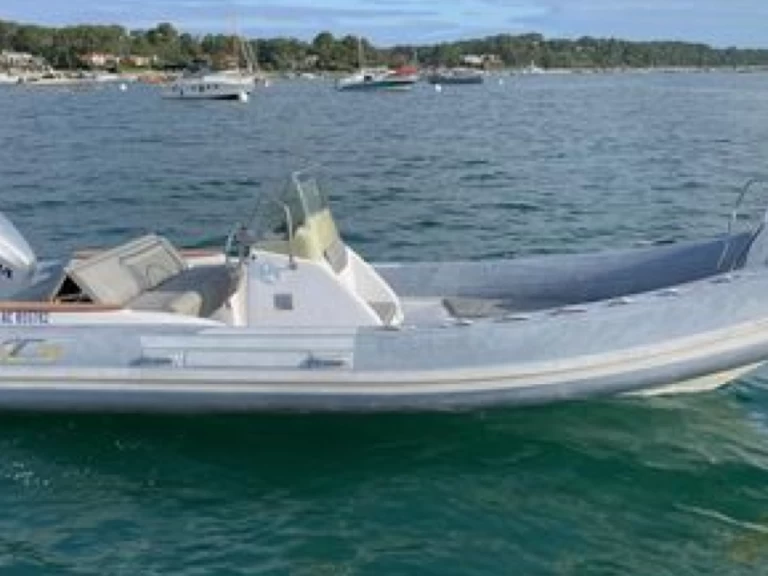 RIB te huur in Kornić voor de beste prijs