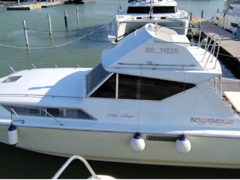 Bootverhuur Chris Craft Corvette 37 in Porto Vallugola via SamBoat