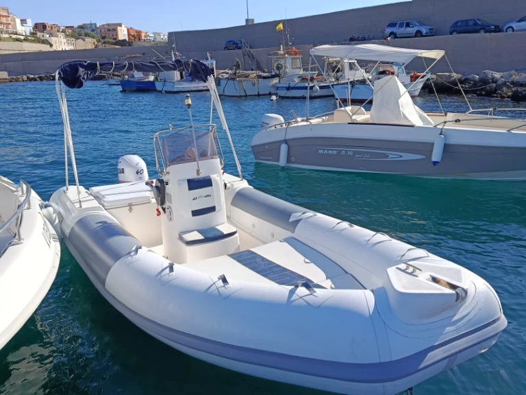 RIB te huur in Trappeto voor de beste prijs