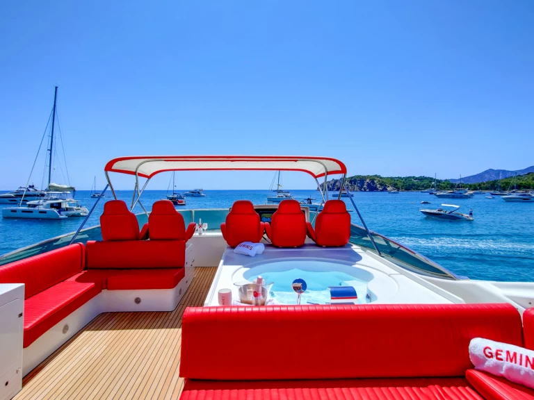 Bootverhuur GEMINIS Astondoa 82 in Ibiza Town via SamBoat