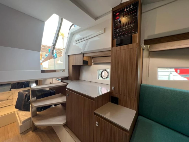 Bootverhuur Ibiza Town goedkoop 340 REGINA