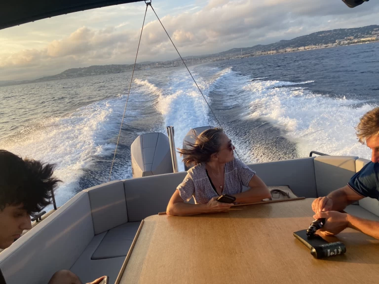 Huur Motorboot met of zonder schipper Beacher in Port d'Arcachon
