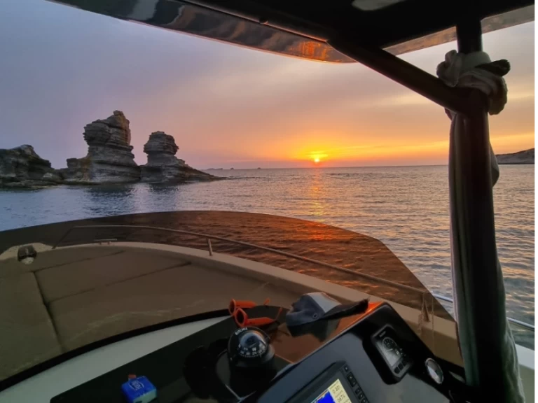 Huur Motorboot met of zonder schipper Astilux in Sant Antoni de Portmany