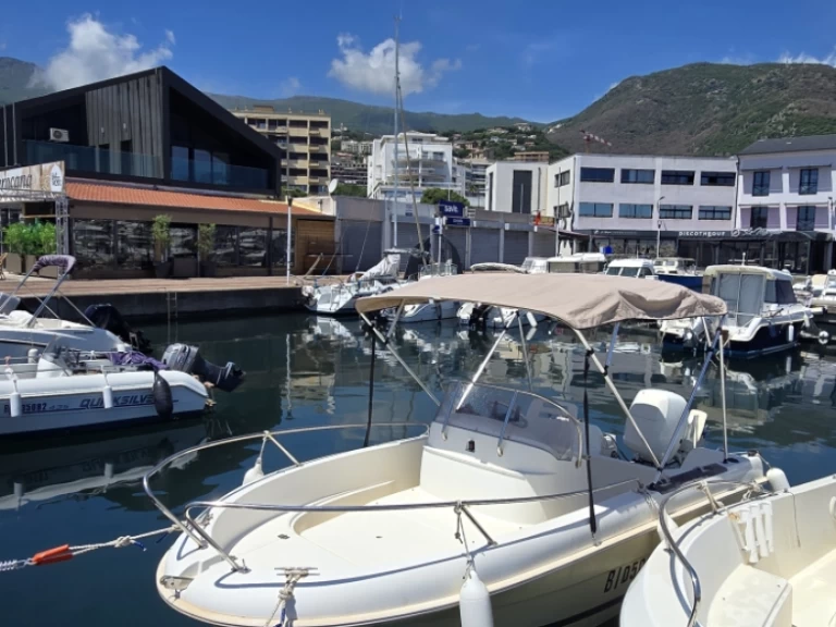 Huur Motorboot met of zonder schipper Jeanneau in Bastia