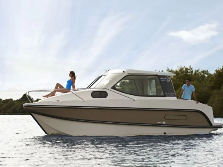 Bootverhuur Sedan Primo in Joigny via SamBoat