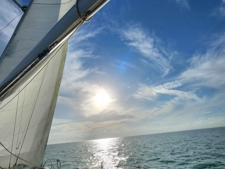 Verhuur Zeilboot Bénéteau met vaarbewijs