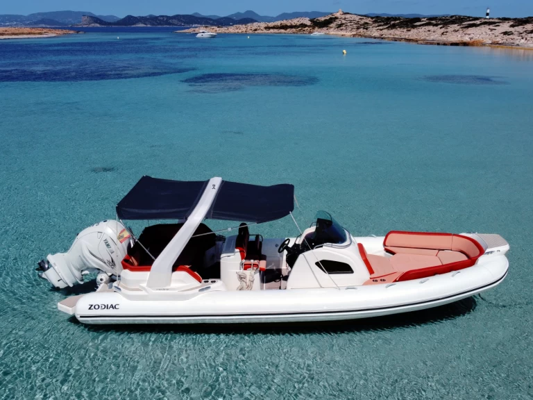 Huur RIB met of zonder schipper Zodiac in Marina Ibiza