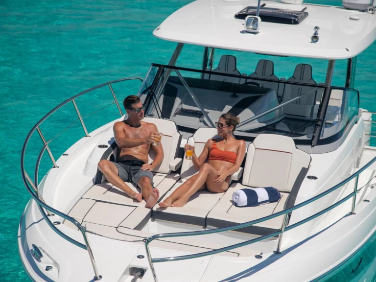 Verhuur Motorboot in Cogolin - Jeanneau Cap camarat 12.5 wa