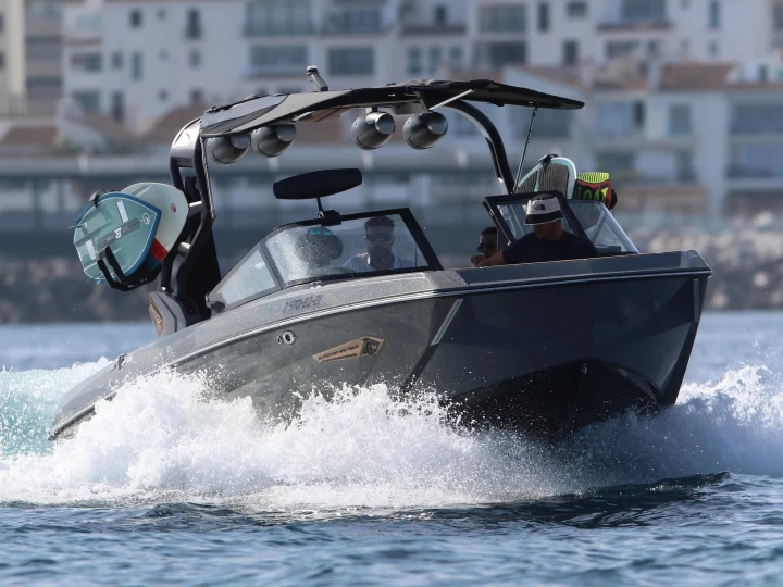 Air 45 te huur van particulier of professional in Puerto Banús