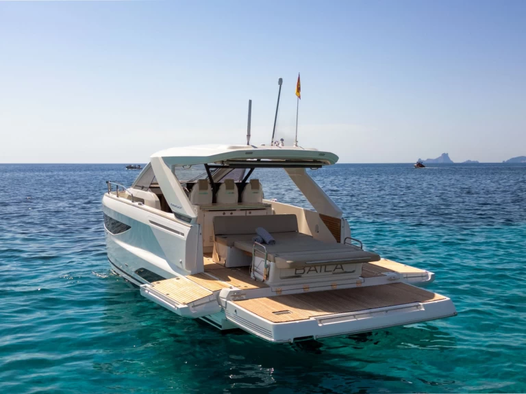 Jeanneau DB 37 te huur van particulier of professional in Ibiza Town