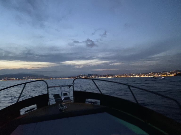 Bootverhuur Port d'Arcachon goedkoop Beacher V10.2 Croisière