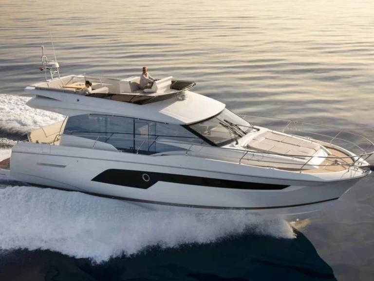 Jeanneau Prestige 590 te huur van particulier of professional in Budva