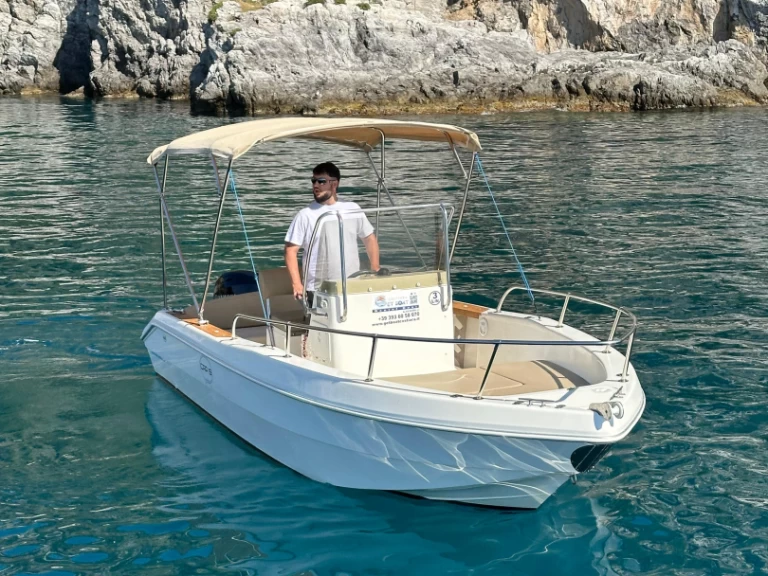Motorboot te huur in Maiori voor de beste prijs
