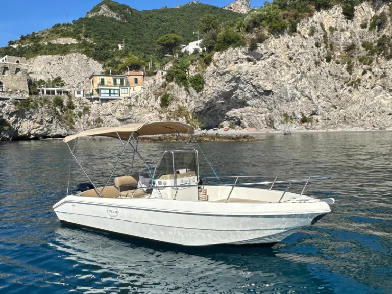 Huur een Capelli Cap 520 in Maiori