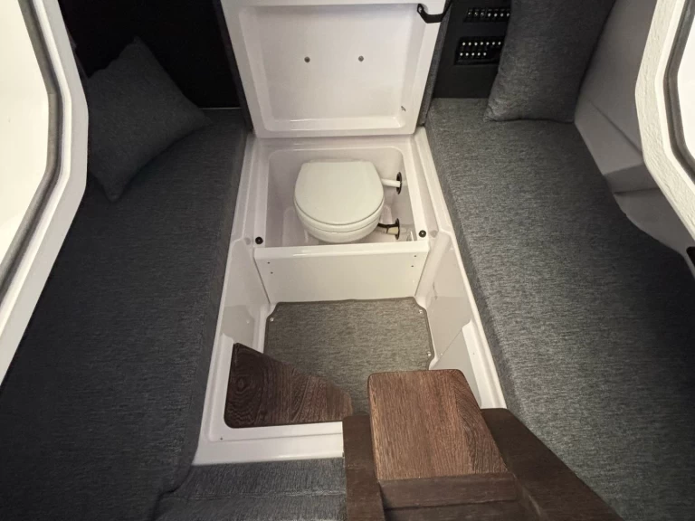 Verhuur Motorboot Axopar met vaarbewijs