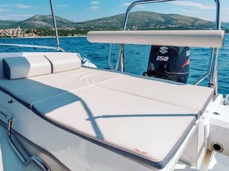 Motorboot te huur in Trogir voor de beste prijs