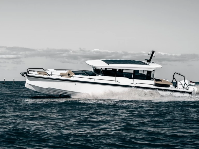 Bootverhuur La Trinité-sur-Mer goedkoop Axopar 37 XC Cross Cabin