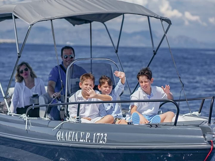 Huur een Karel Ithaca 550 in Rhodes (City)