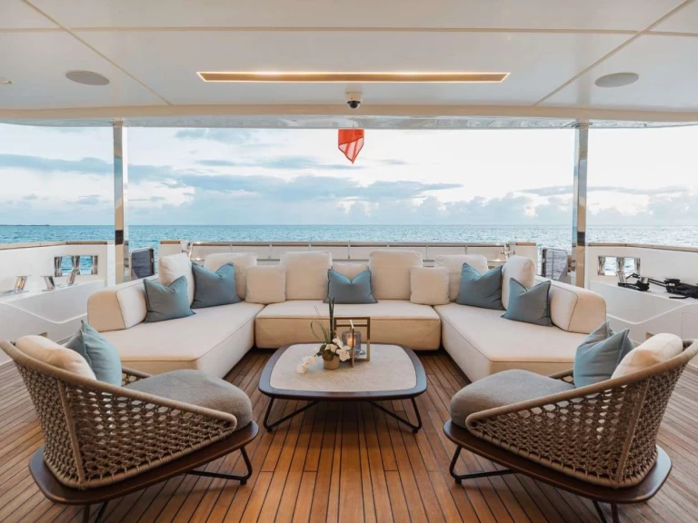 Bootverhuur Custom Line EROS in Fort Lauderdale via SamBoat